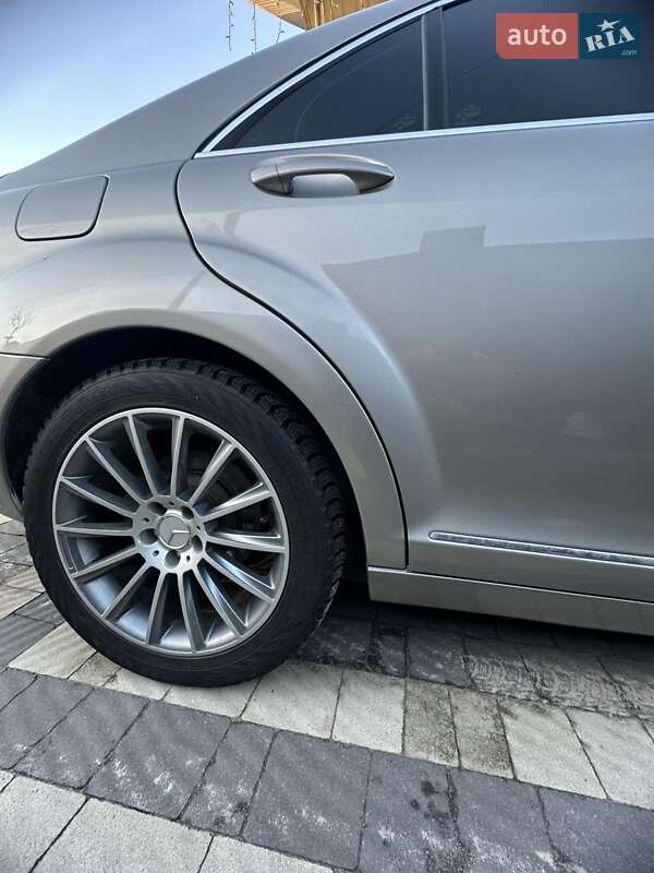 Седан Mercedes-Benz S-Class 2006 в Сарнах