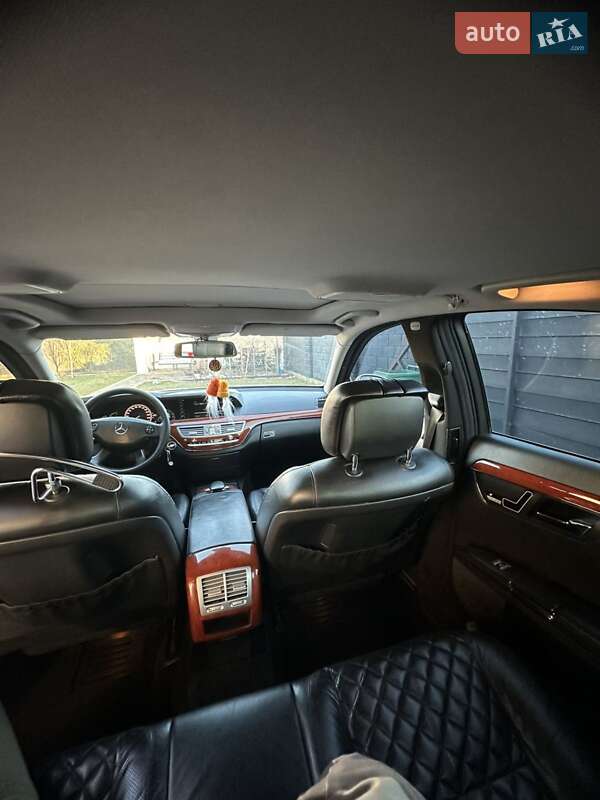 Седан Mercedes-Benz S-Class 2006 в Сарнах