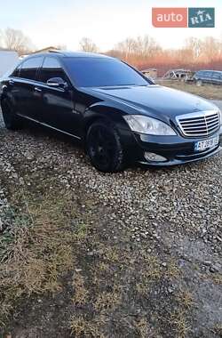 Седан Mercedes-Benz S-Class 2007 в Косове