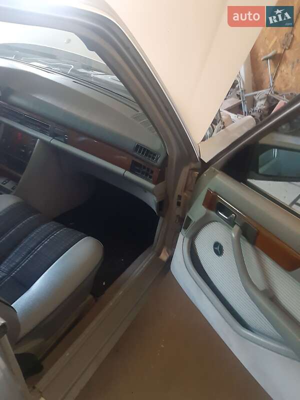 Седан Mercedes-Benz S-Class 1984 в Дніпрі