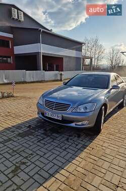 Седан Mercedes-Benz S-Class 2008 в Сторожинце