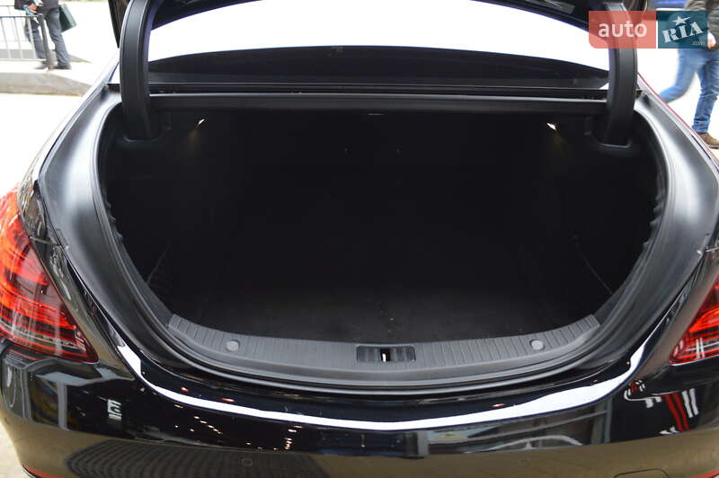 Седан Mercedes-Benz S-Class 2019 в Львові