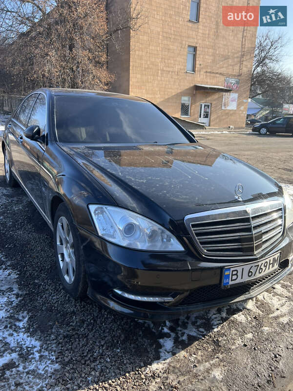 Седан Mercedes-Benz S-Class 2005 в Карловке