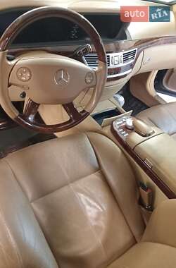 Седан Mercedes-Benz S-Class 2005 в 