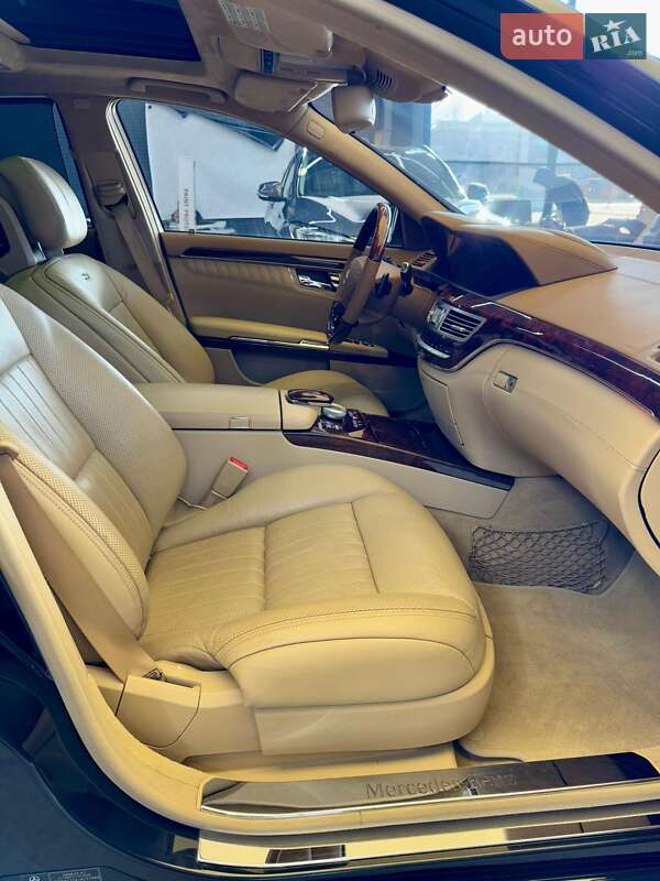 Седан Mercedes-Benz S-Class 2009 в Львове