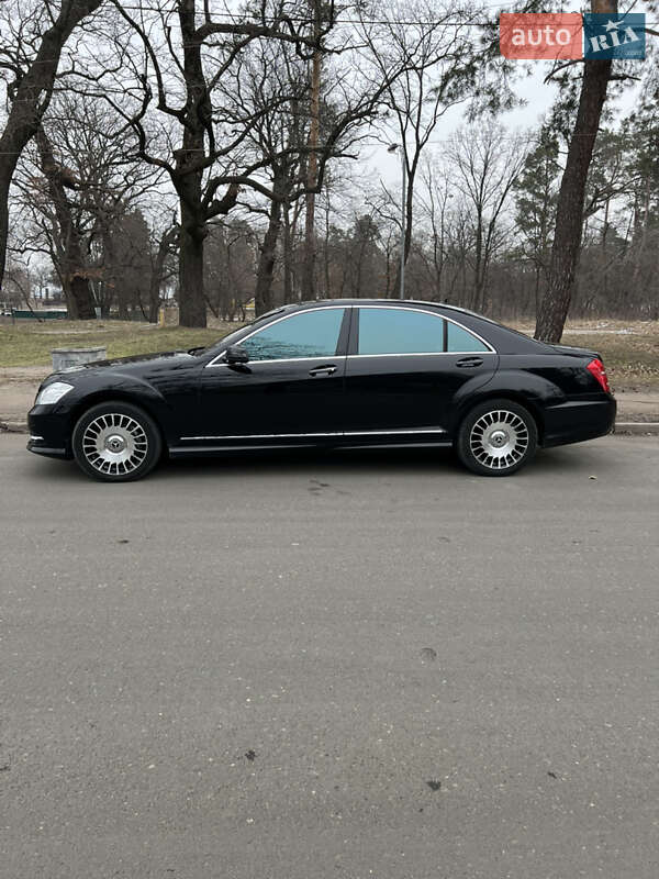 Седан Mercedes-Benz S-Class 2012 в 