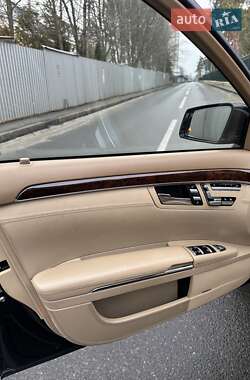 Седан Mercedes-Benz S-Class 2012 в 