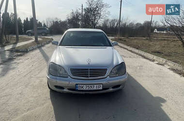 Седан Mercedes-Benz S-Class 2000 в Вараші