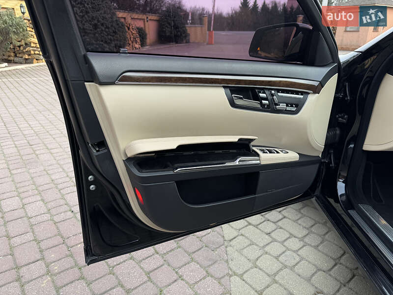 Седан Mercedes-Benz S-Class 2011 в Мукачево