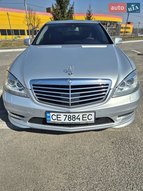 Mercedes-Benz S-Class 2011