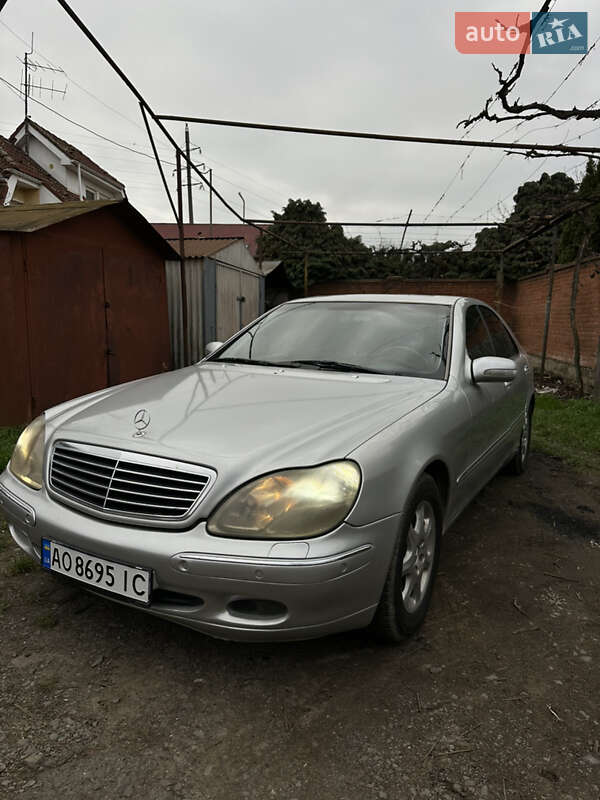 Mercedes-Benz S-Class 2000