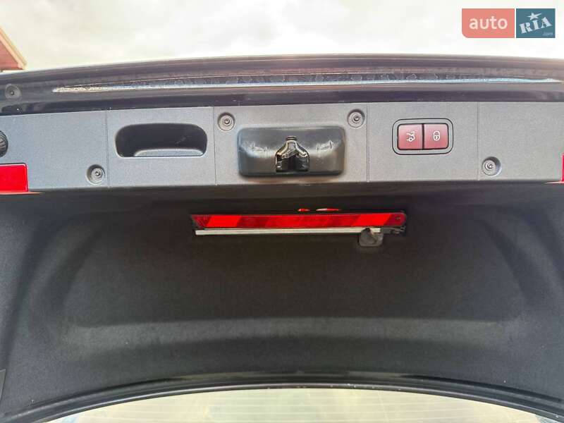 Седан Mercedes-Benz S-Class 2012 в Львове