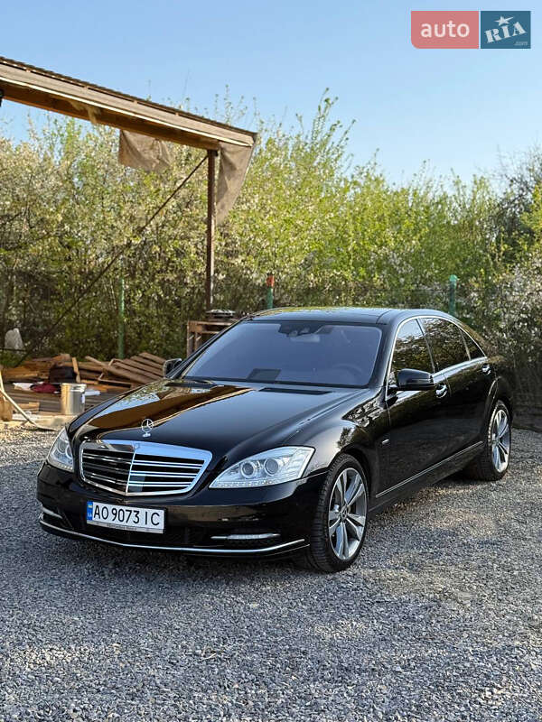 Седан Mercedes-Benz S-Class 2010 в Ужгороді