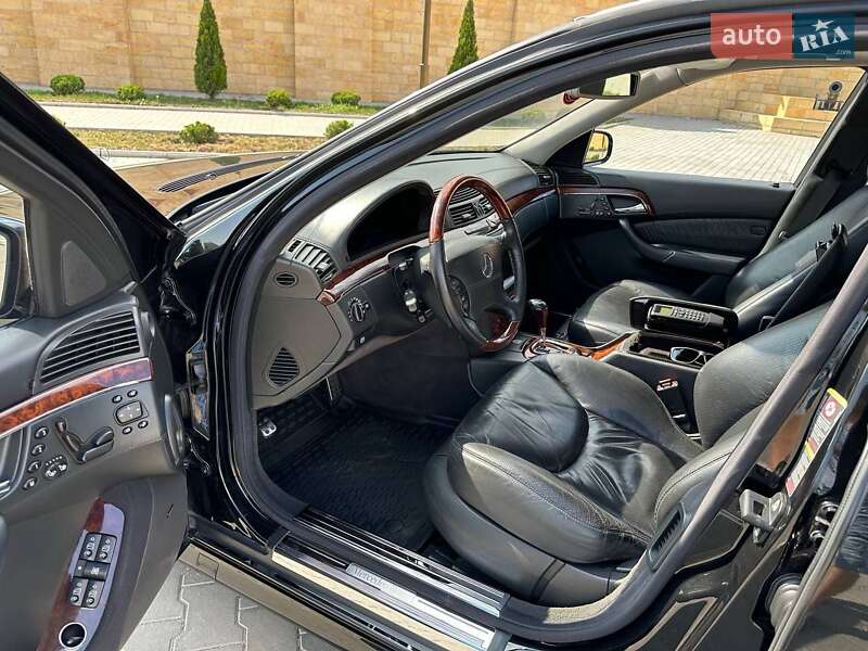 Седан Mercedes-Benz S-Class 2004 в Рени
