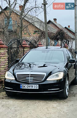 Седан Mercedes-Benz S-Class 2009 в 