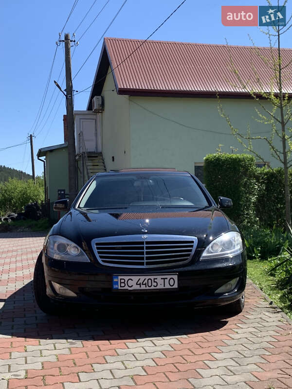 Седан Mercedes-Benz S-Class 2007 в Самборі