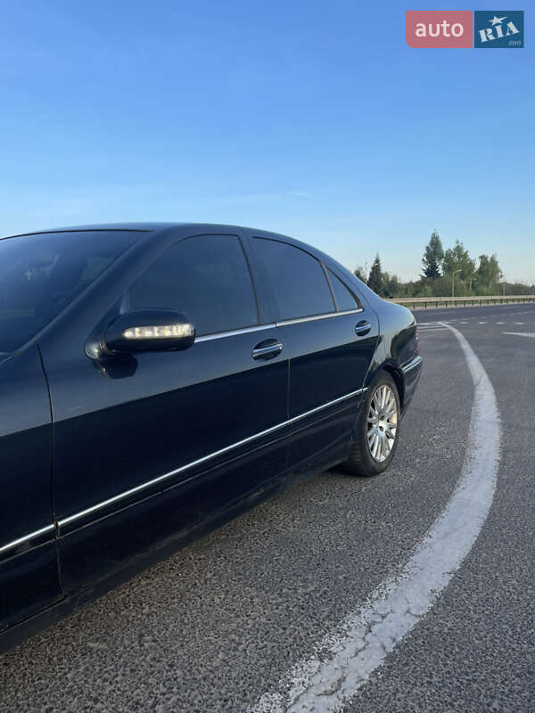 Седан Mercedes-Benz S-Class 2003 в Львове