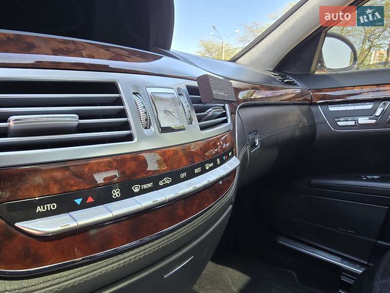 Седан Mercedes-Benz S-Class 2006 в Одесі