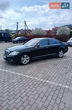 Седан Mercedes-Benz S-Class 2005 в 