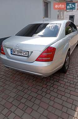 Седан Mercedes-Benz S-Class 2011 в 