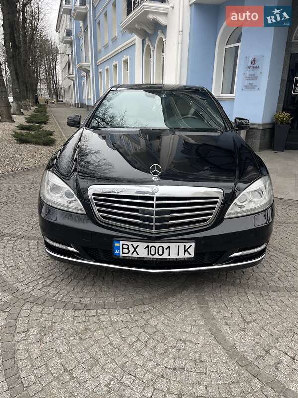 Mercedes-Benz S-Class 2012