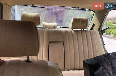 Седан Mercedes-Benz S-Class 1984 в 