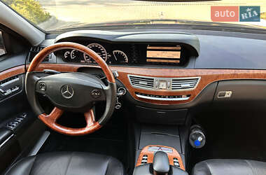 Седан Mercedes-Benz S-Class 2005 в 