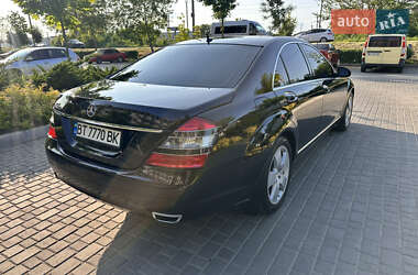 Седан Mercedes-Benz S-Class 2005 в 