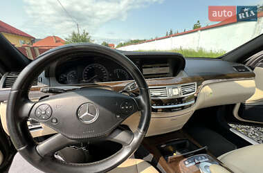 Седан Mercedes-Benz S-Class 2009 в 
