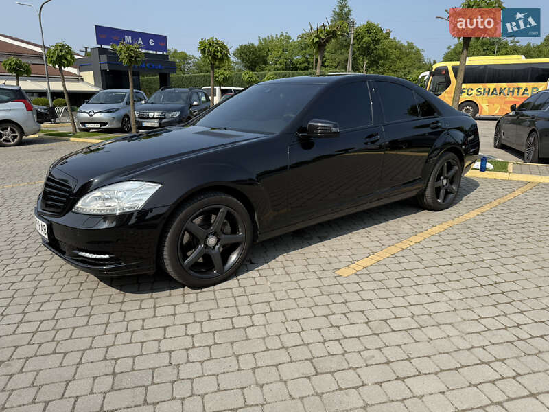 Седан Mercedes-Benz S-Class 2012 в Львові