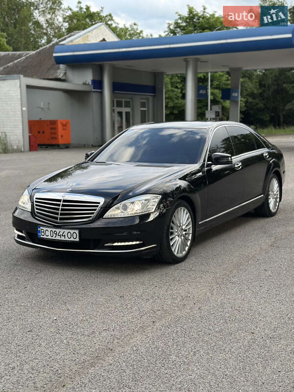 Mercedes-Benz S-Class 2006