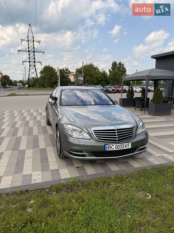 Седан Mercedes-Benz S-Class 2009 в Львове