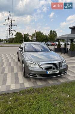 Седан Mercedes-Benz S-Class 2009 в 