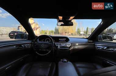 Седан Mercedes-Benz S-Class 2009 в 