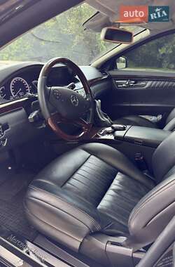 Седан Mercedes-Benz S-Class 2012 в 