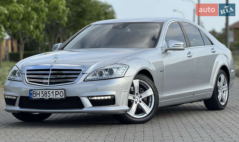 Mercedes-Benz S-Class 2011