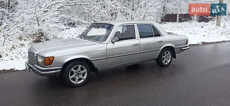 Седан Mercedes-Benz S-Class 1979 в Гайсину
