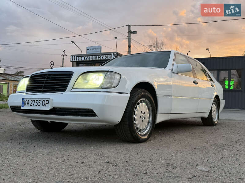 Mercedes-Benz S-Class 1992