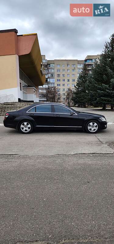 Седан Mercedes-Benz S-Class 2006 в Вараше