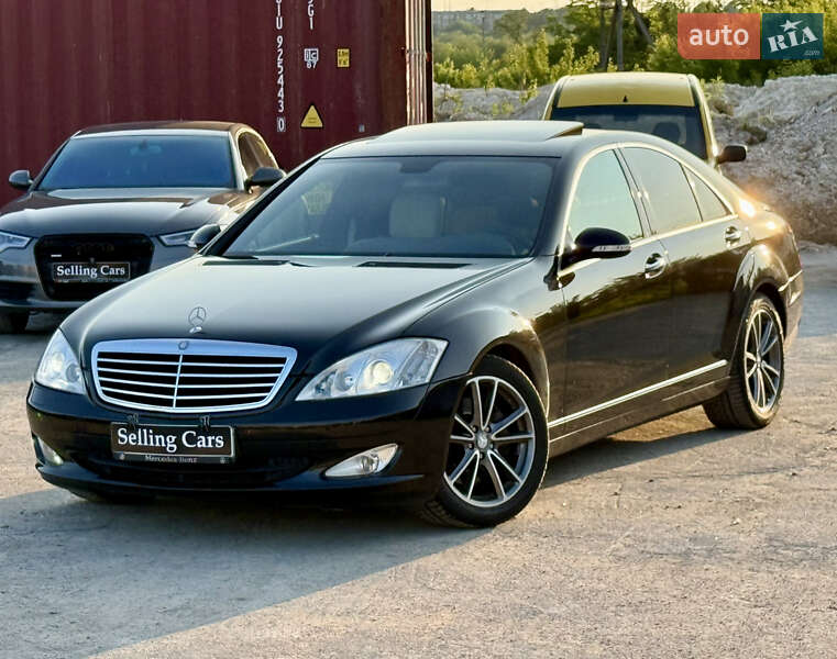 Седан Mercedes-Benz S-Class 2006 в Ровно