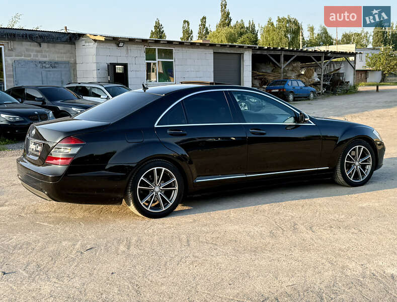 Седан Mercedes-Benz S-Class 2006 в Ровно