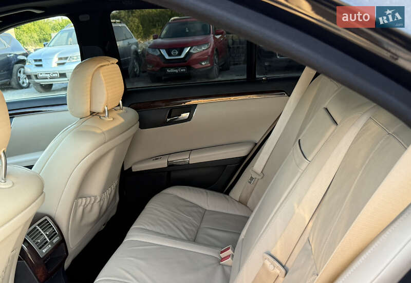 Седан Mercedes-Benz S-Class 2006 в Ровно