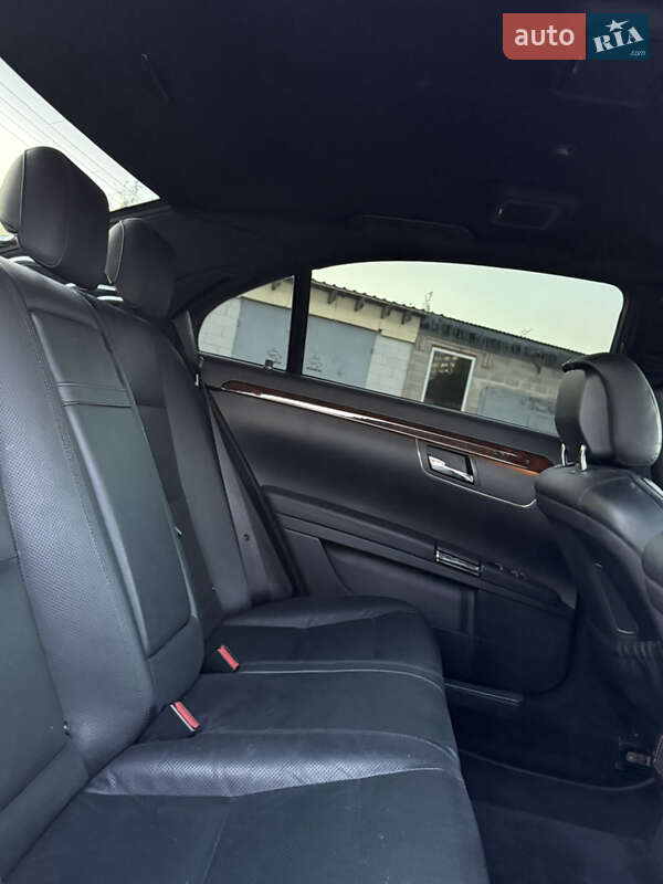 Седан Mercedes-Benz S-Class 2010 в Ровно