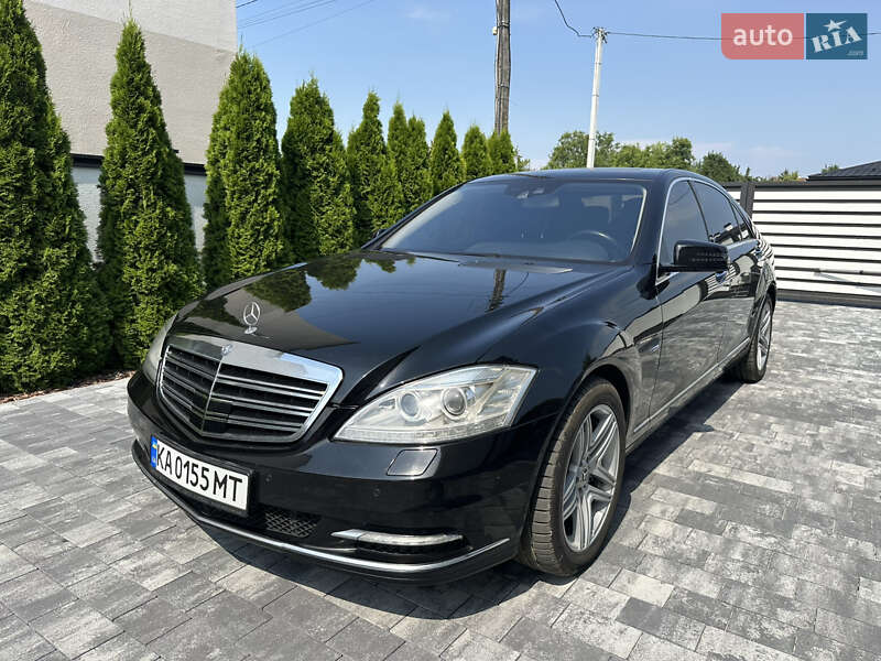 Mercedes-Benz S-Class 2011