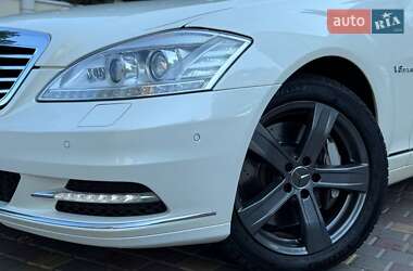 Седан Mercedes-Benz S-Class 2012 в 