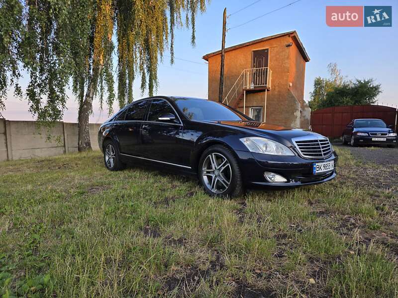 Седан Mercedes-Benz S-Class 2007 в Ровно
