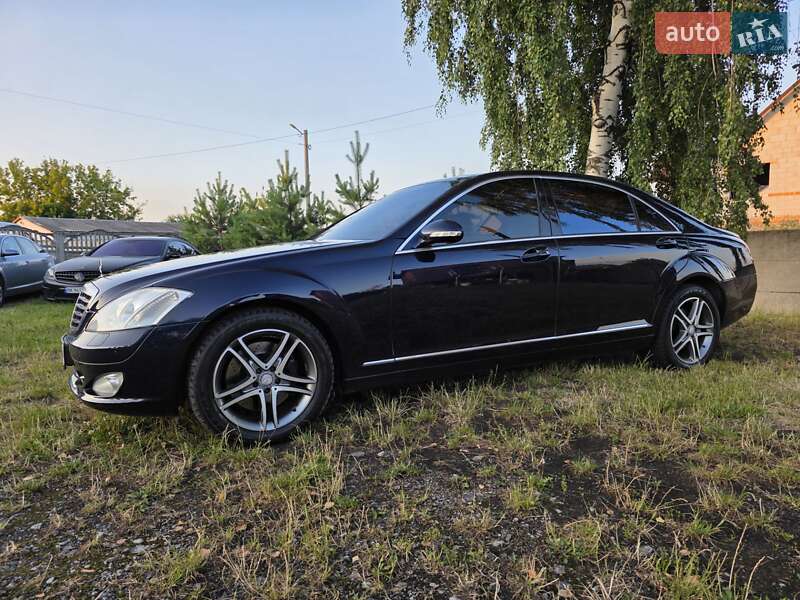 Седан Mercedes-Benz S-Class 2007 в Ровно