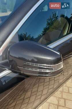 Седан Mercedes-Benz S-Class 2012 в 