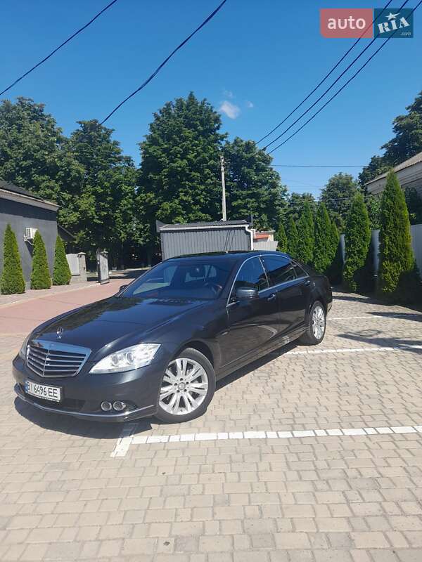 Седан Mercedes-Benz S-Class 2012 в Оржице
