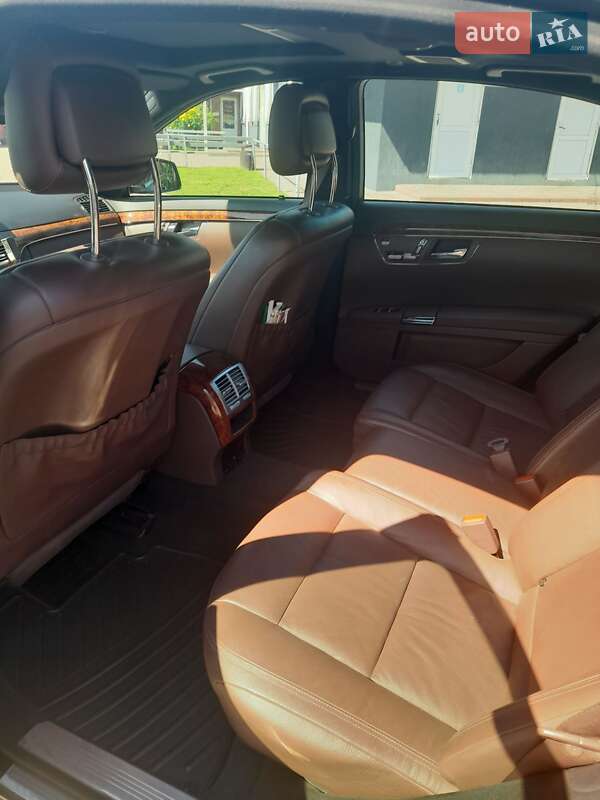 Седан Mercedes-Benz S-Class 2012 в Оржице